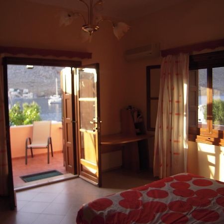 Pedi Breeze Apartment Symi Bagian luar foto