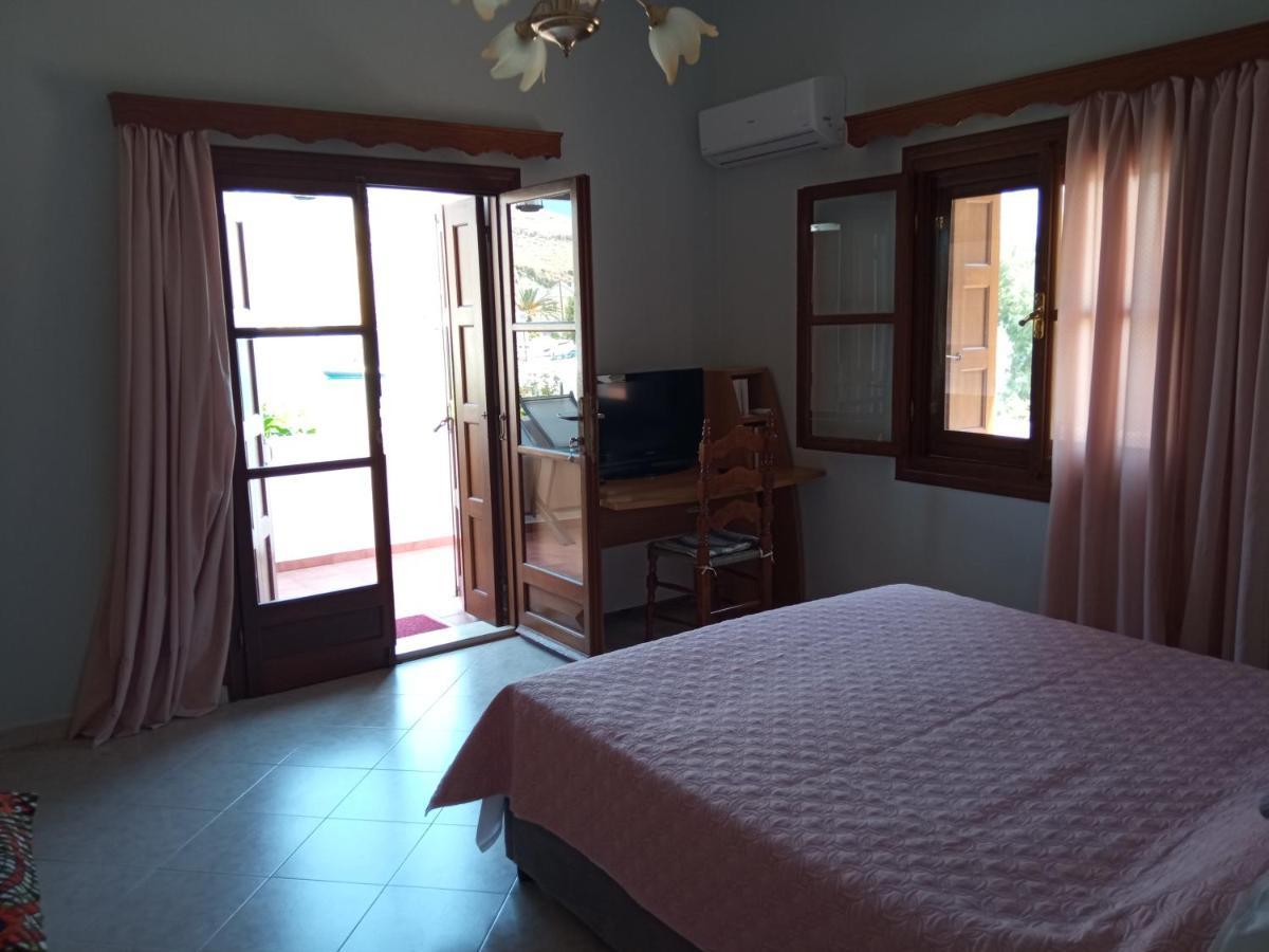 Pedi Breeze Apartment Symi Bagian luar foto