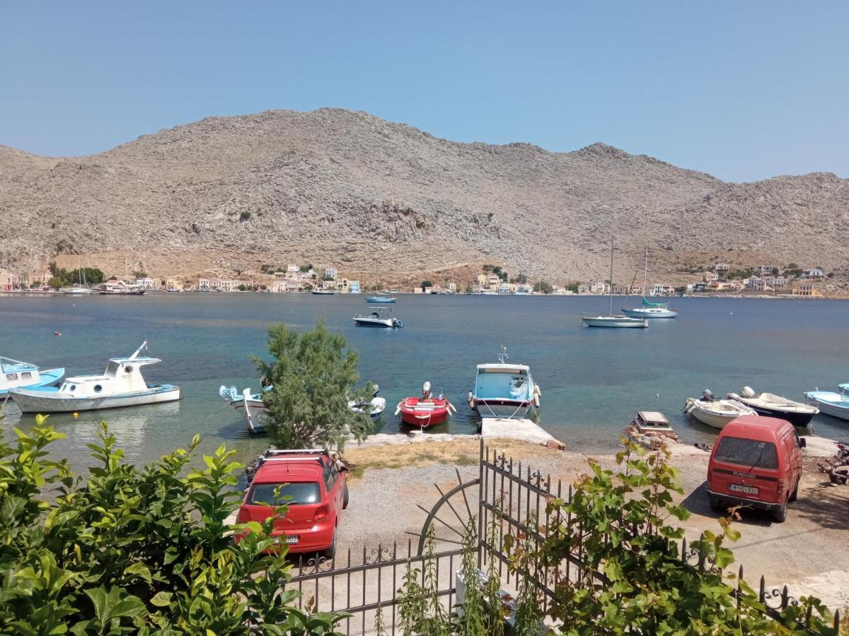 Pedi Breeze Apartment Symi Bagian luar foto