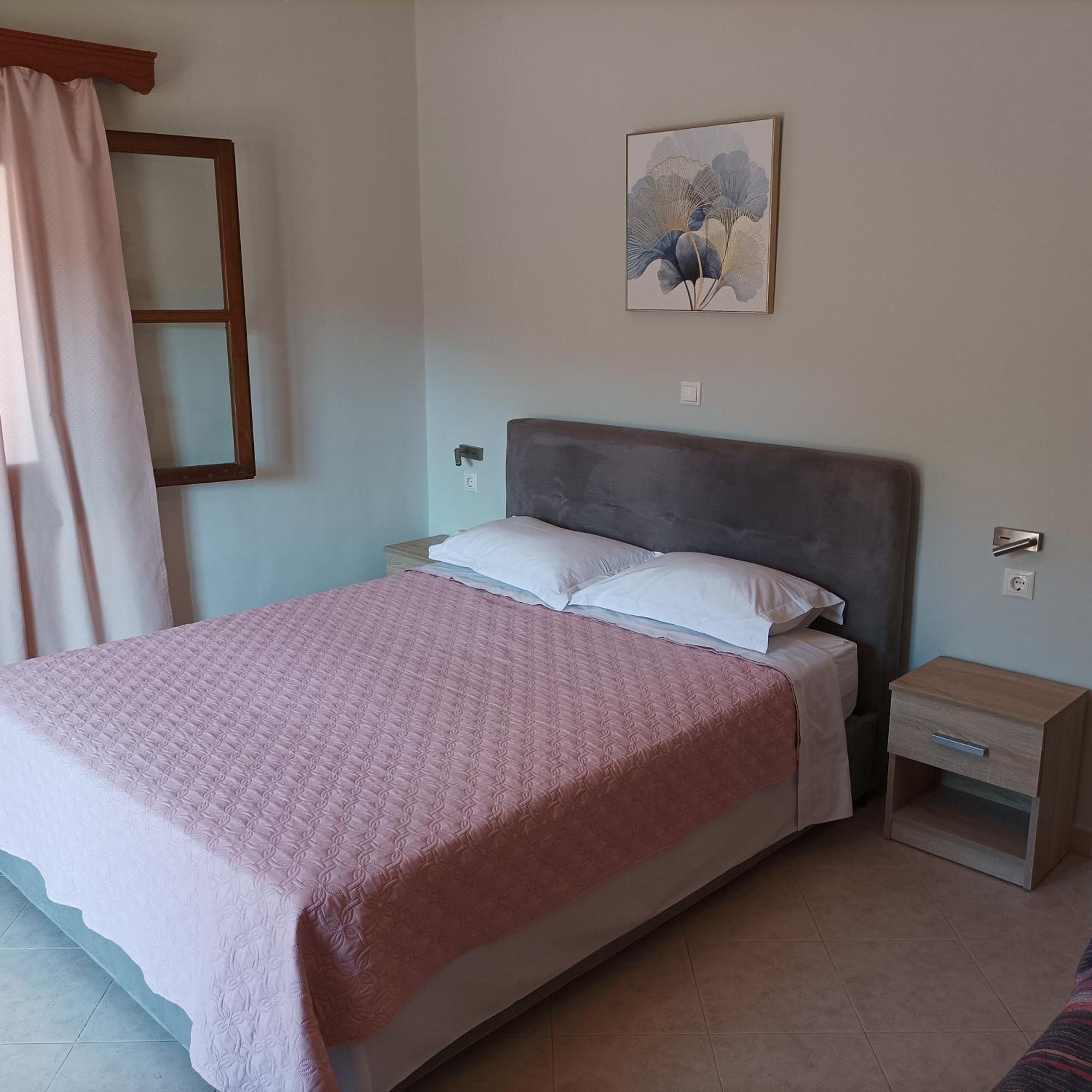 Pedi Breeze Apartment Symi Bagian luar foto