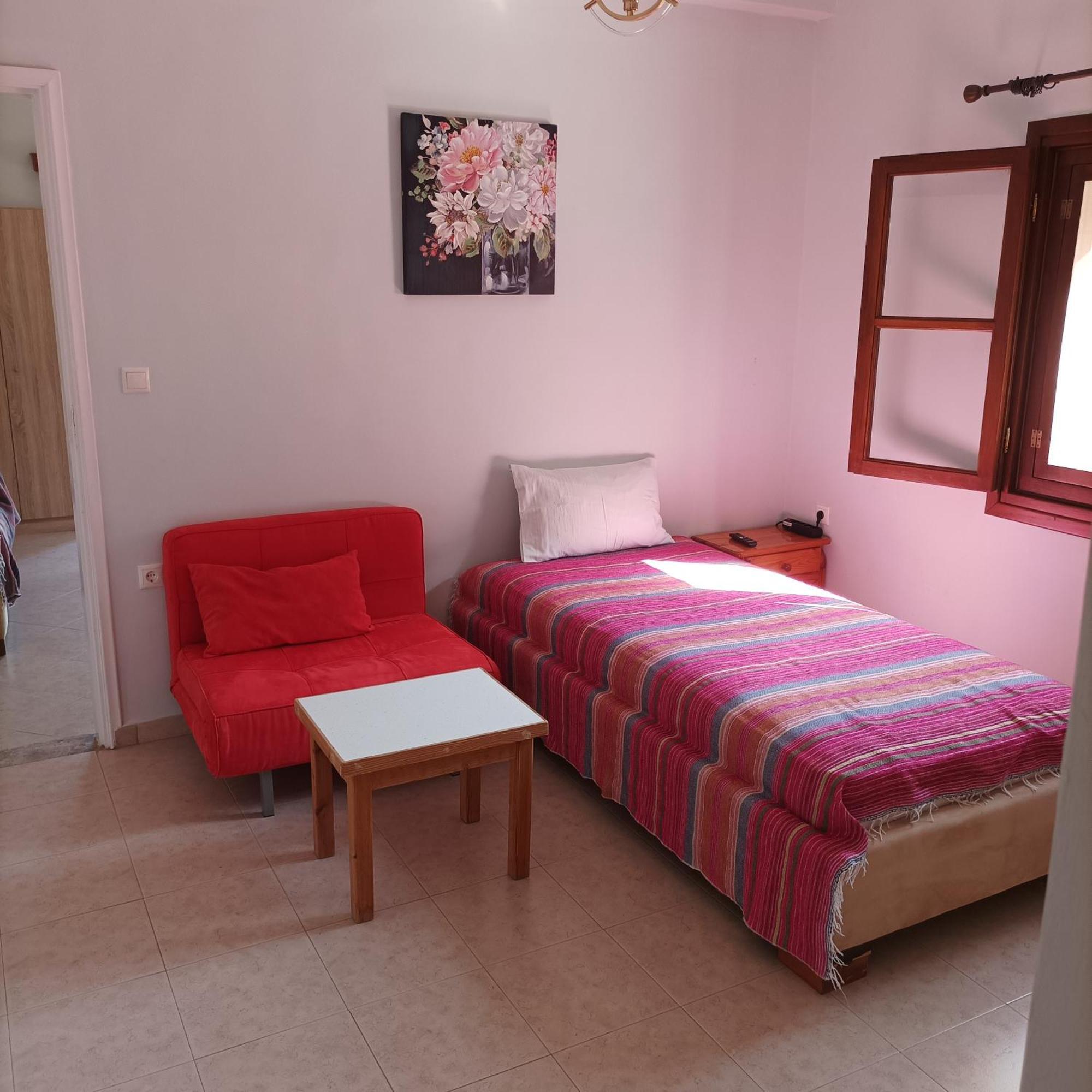 Pedi Breeze Apartment Symi Bagian luar foto