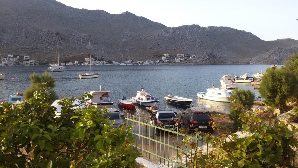 Pedi Breeze Apartment Symi Bagian luar foto