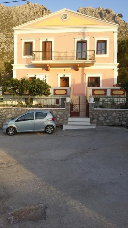 Pedi Breeze Apartment Symi Bagian luar foto