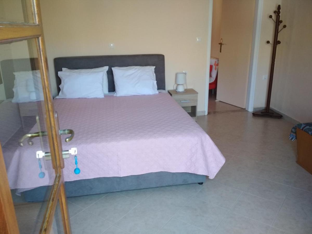 Pedi Breeze Apartment Symi Bagian luar foto